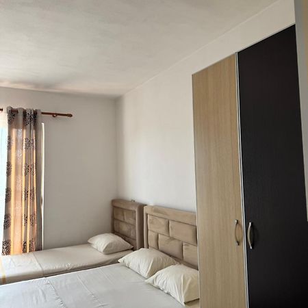 Guesthouse Cami ดูร์เรส ภายนอก รูปภาพ