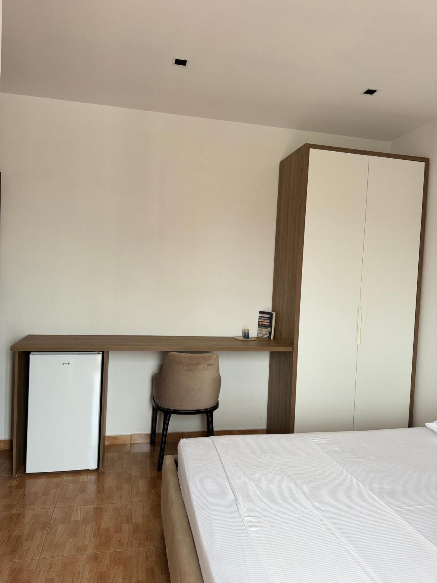 Guesthouse Cami ดูร์เรส ภายนอก รูปภาพ