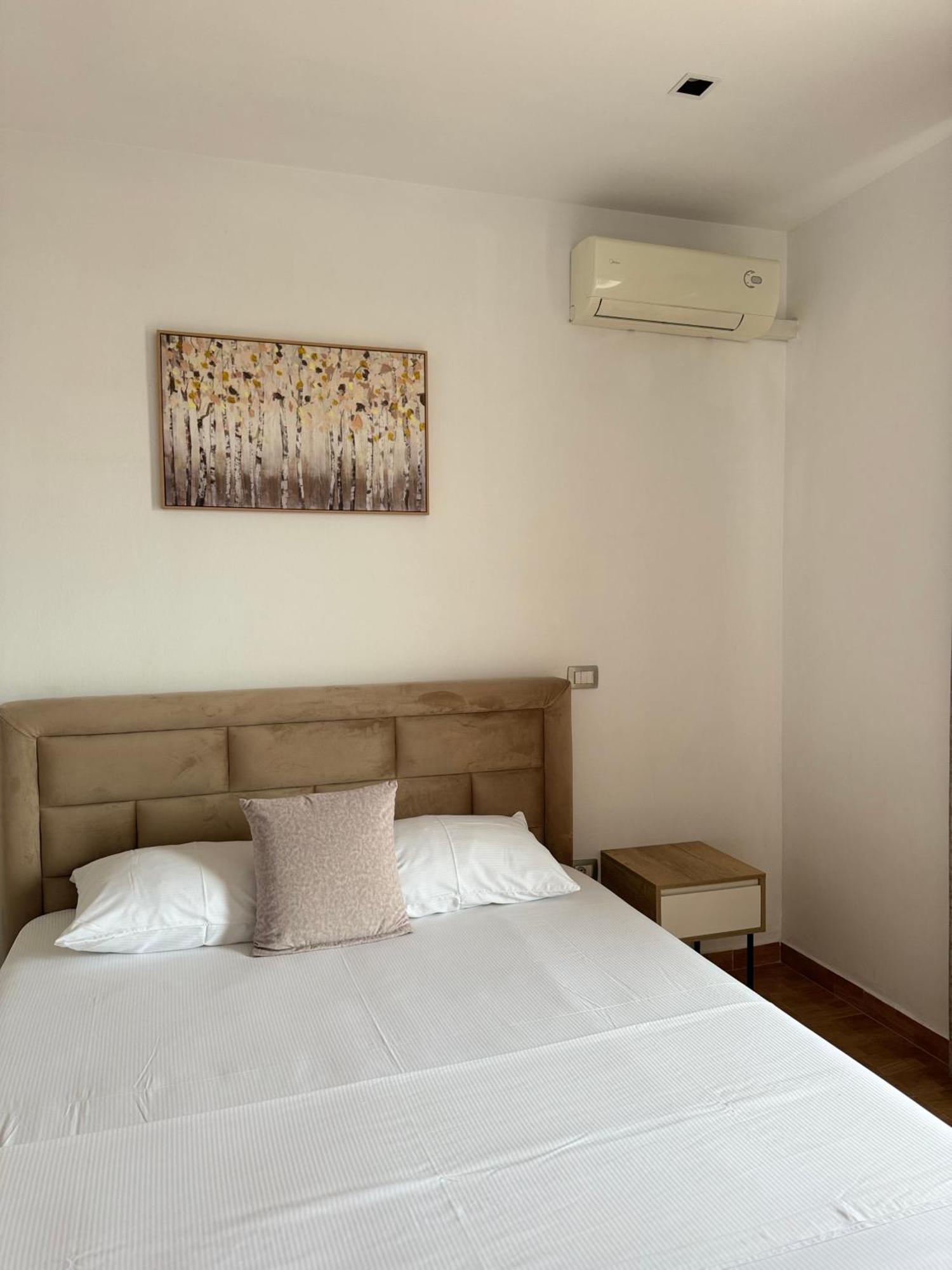 Guesthouse Cami ดูร์เรส ภายนอก รูปภาพ