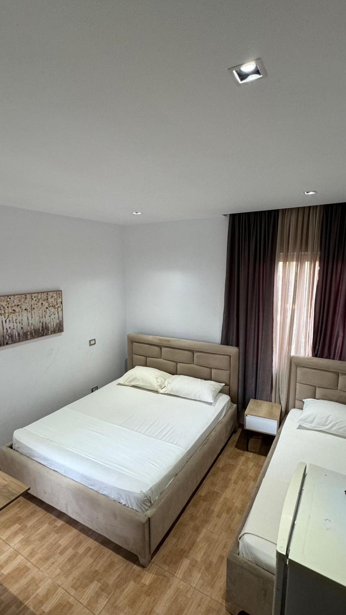 Guesthouse Cami ดูร์เรส ภายนอก รูปภาพ