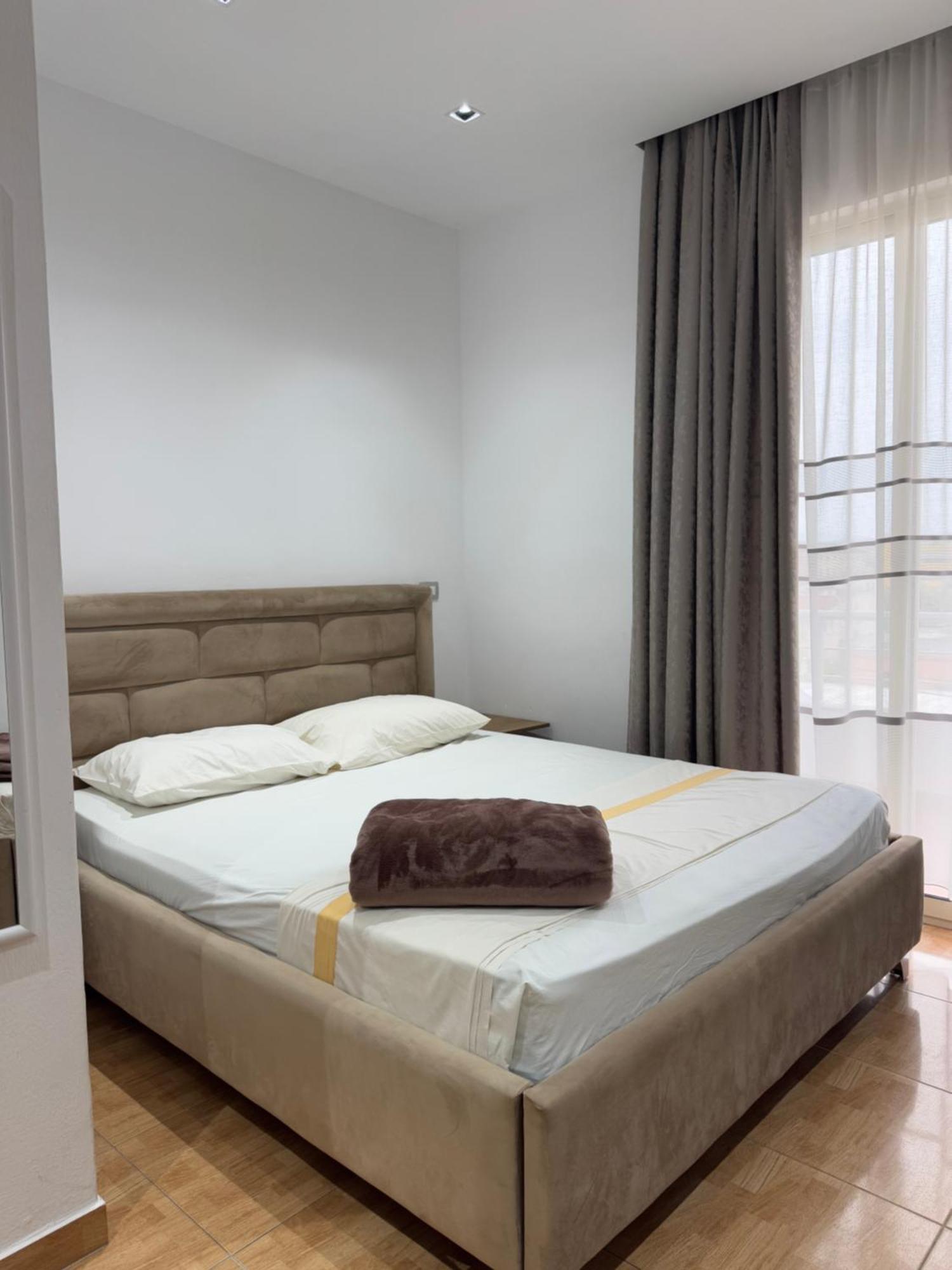 Guesthouse Cami ดูร์เรส ภายนอก รูปภาพ